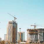 Жизнь под гул стройки: как выжить, когда под окнами роют котлован ещё лет пять