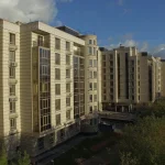 Сравнение новостроек у станций метро и в «пешей доступности»