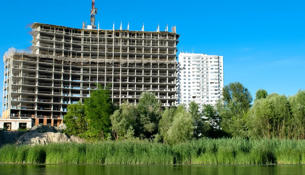 Почему в новых домах часто «гуляет» тепло